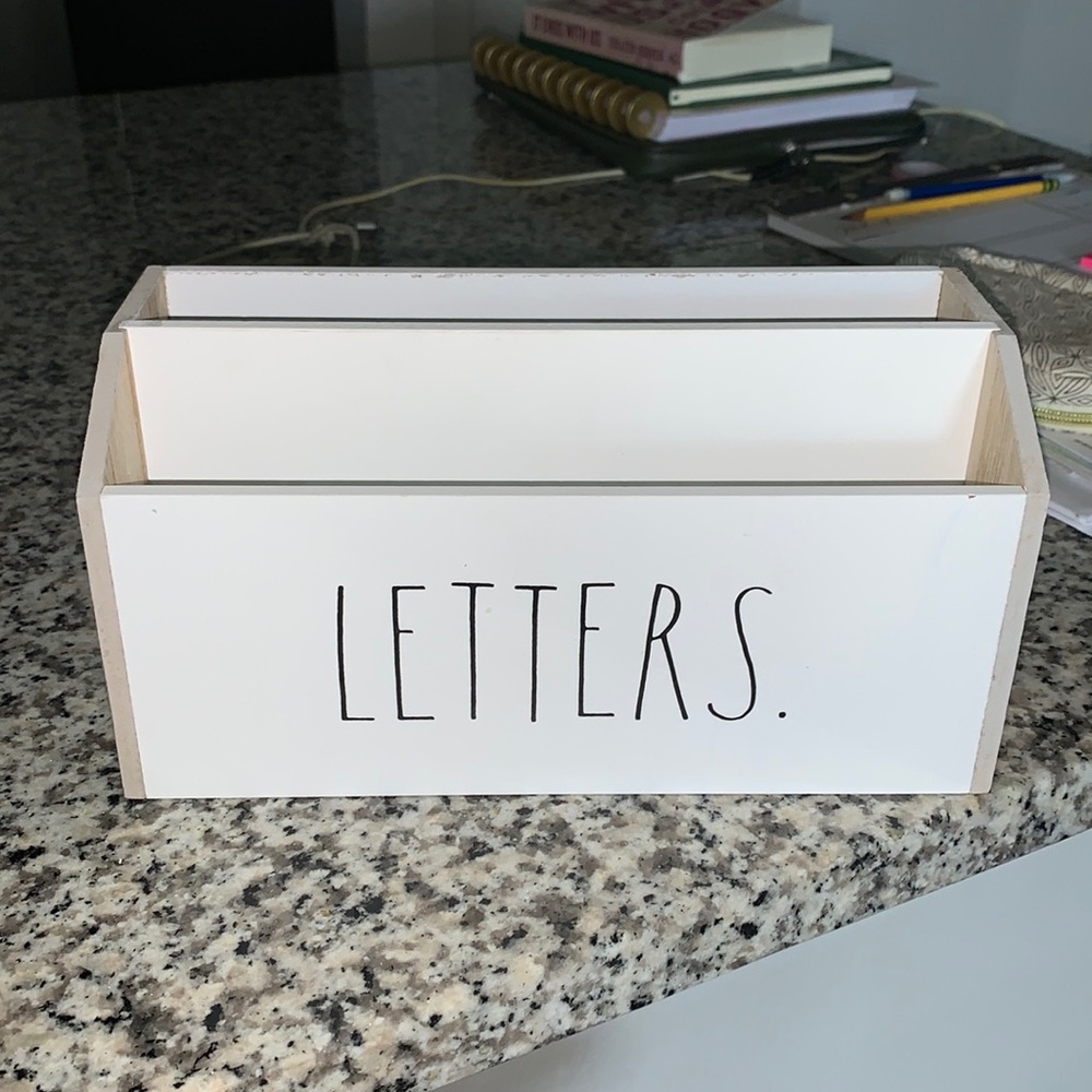 Rae Dunn letter holder